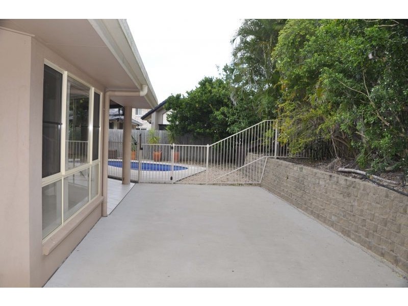 10 Beachside Pl, Shoal Point QLD 4750