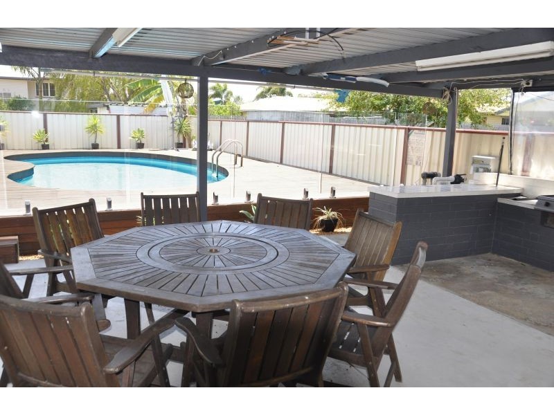 2 Mengel St, South Mackay QLD 4740