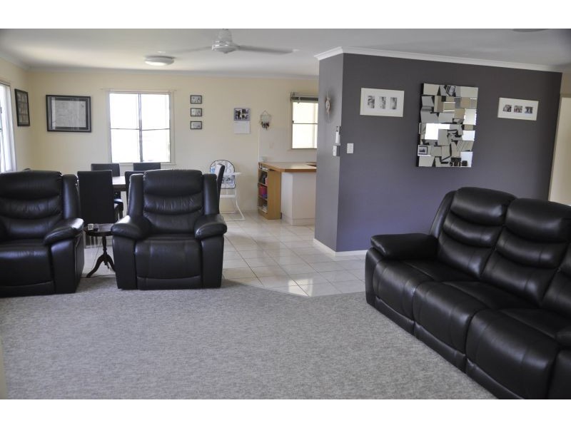 2 Mengel St, South Mackay QLD 4740