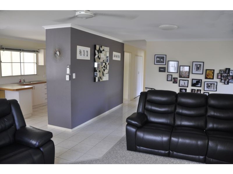 2 Mengel St, South Mackay QLD 4740