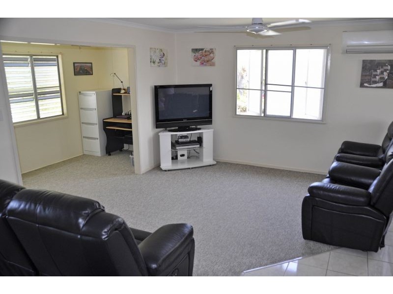 2 Mengel St, South Mackay QLD 4740