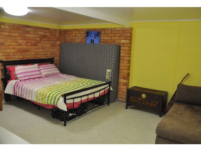 2 Mengel St, South Mackay QLD 4740