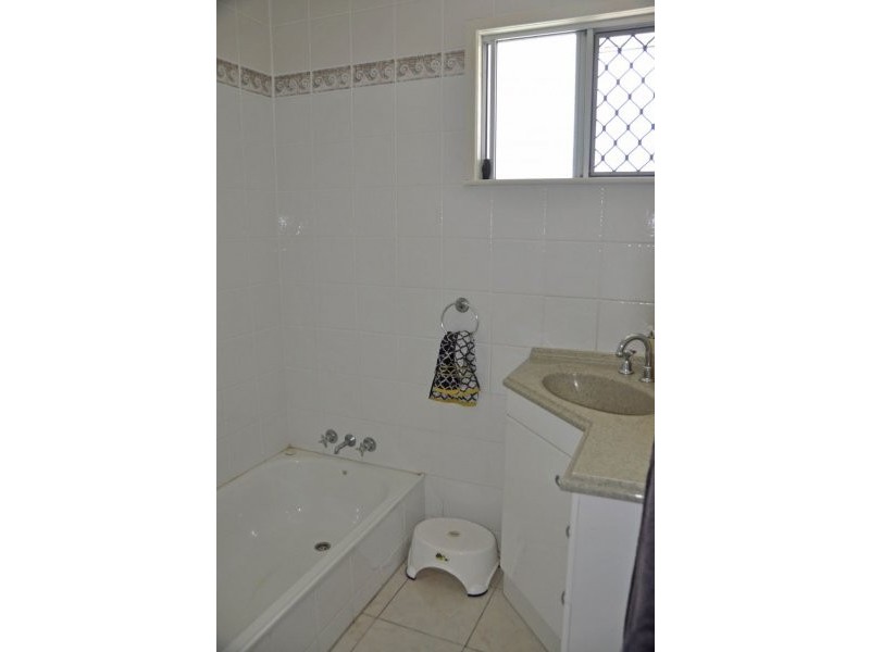 2 Mengel St, South Mackay QLD 4740