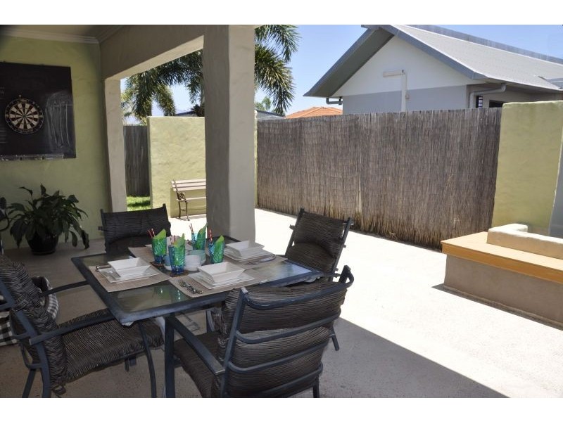 3 Angelina Ave, Glenella QLD 4740