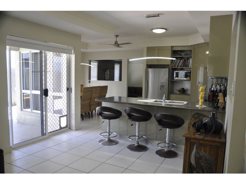 3 Angelina Ave, Glenella QLD 4740