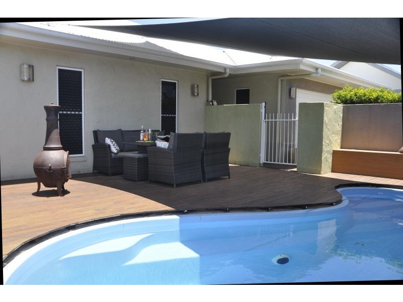 3 Angelina Ave, Glenella QLD 4740