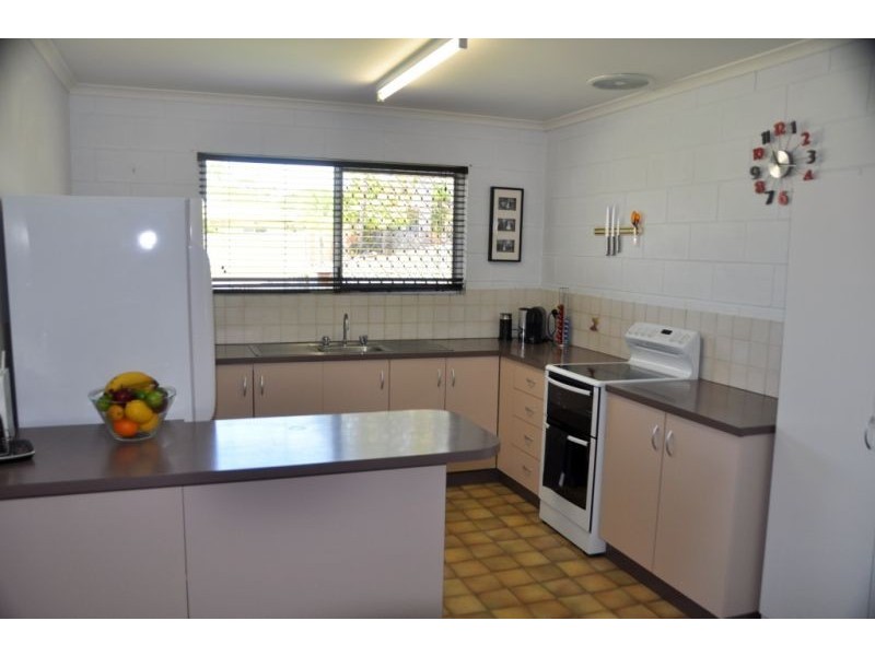 10 Scott Crt, Bucasia QLD 4750