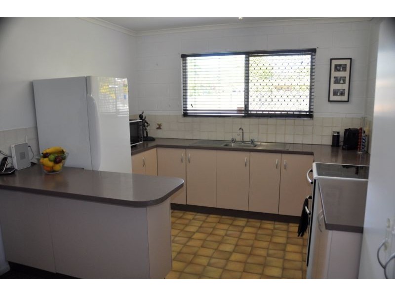 10 Scott Crt, Bucasia QLD 4750