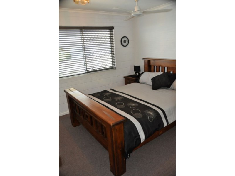 10 Scott Crt, Bucasia QLD 4750