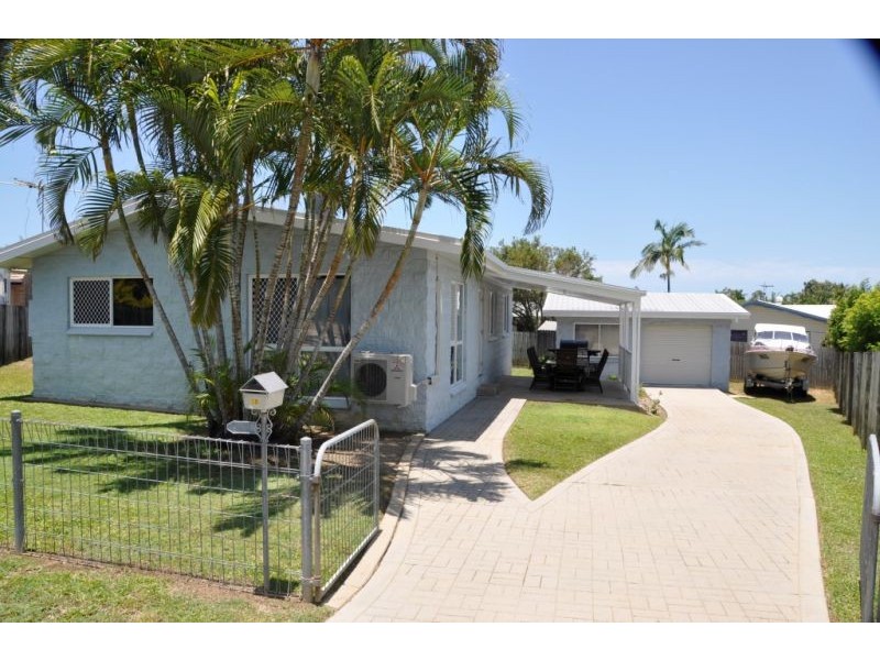 10 Scott Crt, Bucasia QLD 4750