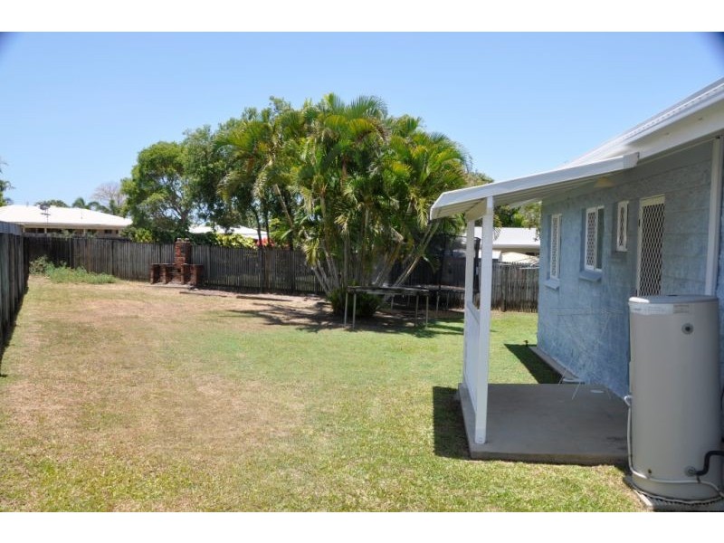 10 Scott Crt, Bucasia QLD 4750