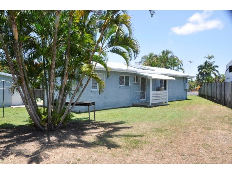 10 Scott Crt, Bucasia QLD 4750