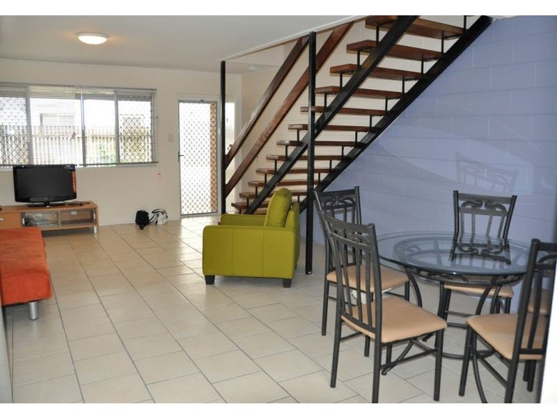 2/64 Carlyle Street, Mackay QLD 4740