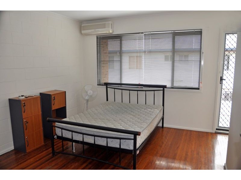 2/64 Carlyle Street, Mackay QLD 4740