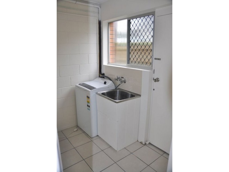 2/64 Carlyle Street, Mackay QLD 4740