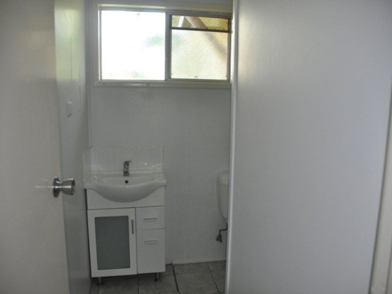 2/23 Wares Avenue, Sarina QLD 4737