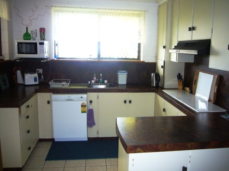 11 Hillside Drive, Grasstree Beach QLD 4740