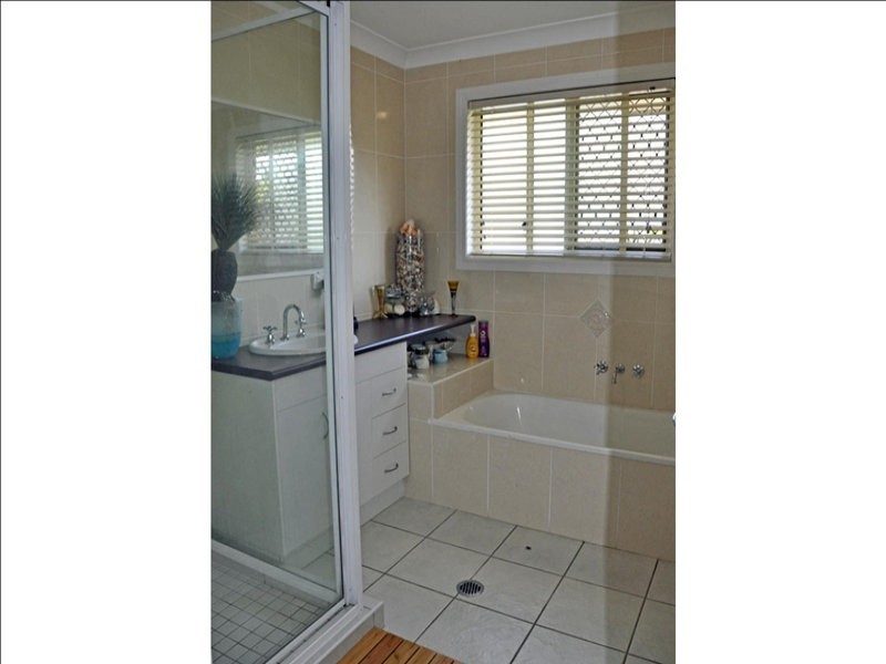 1 Schnapper Court, Andergrove QLD 4740