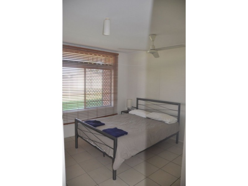 3/21 Owen Jenkins Drive, Sarina Beach QLD 4737
