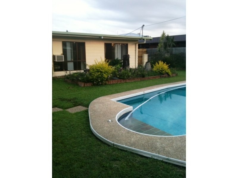 8 Bernborough Avenue, Ooralea QLD 4740