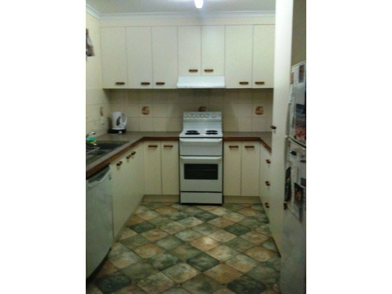 8 Bernborough Avenue, Ooralea QLD 4740