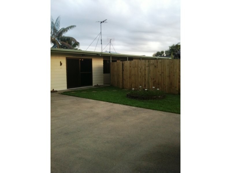 8 Bernborough Avenue, Ooralea QLD 4740