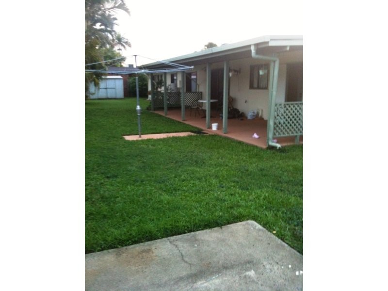 8 Bernborough Avenue, Ooralea QLD 4740