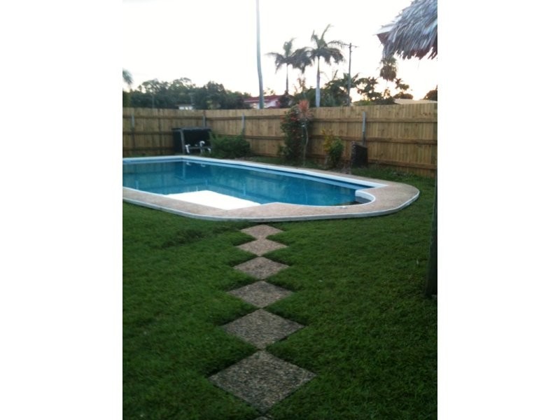 8 Bernborough Avenue, Ooralea QLD 4740