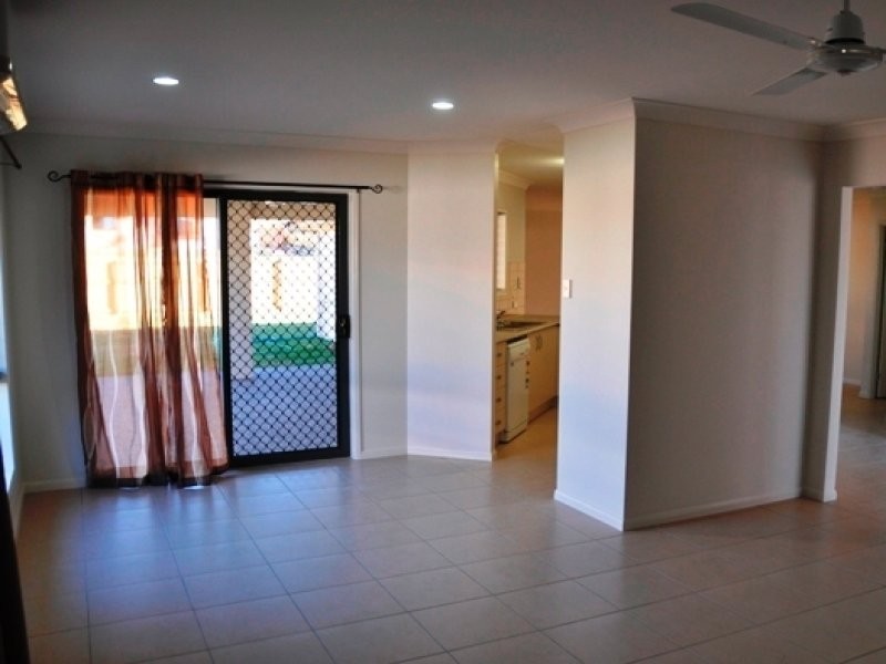 2 Webb Court, Rural View QLD 4740