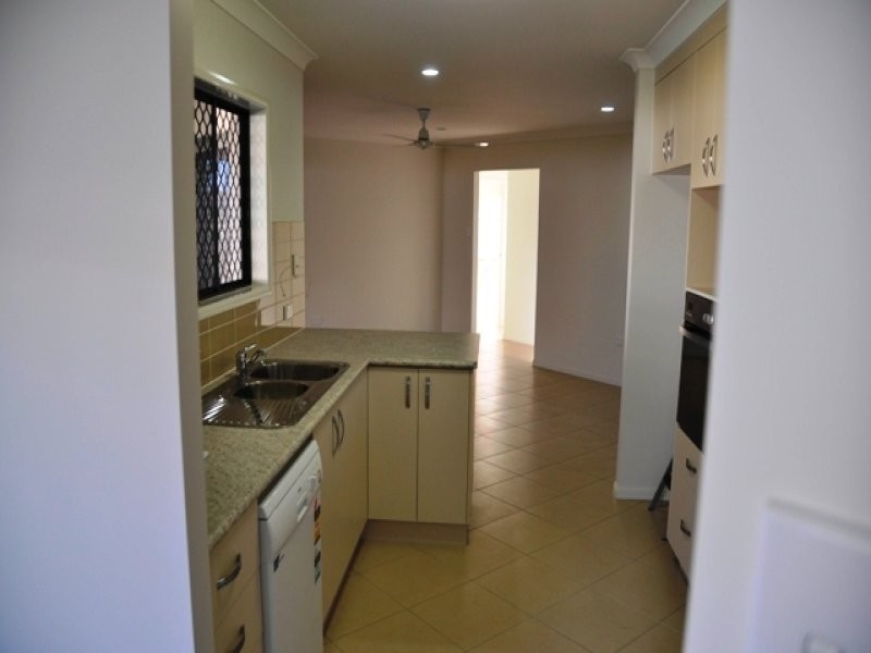 2 Webb Court, Rural View QLD 4740