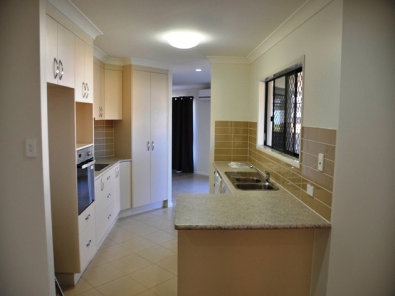 2 Webb Court, Rural View QLD 4740