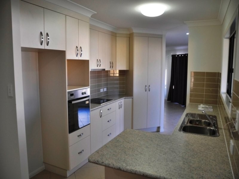 2 Webb Court, Rural View QLD 4740