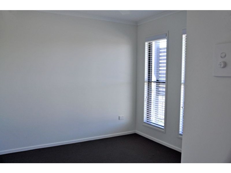 16 Salisbury Place, Ooralea QLD 4740