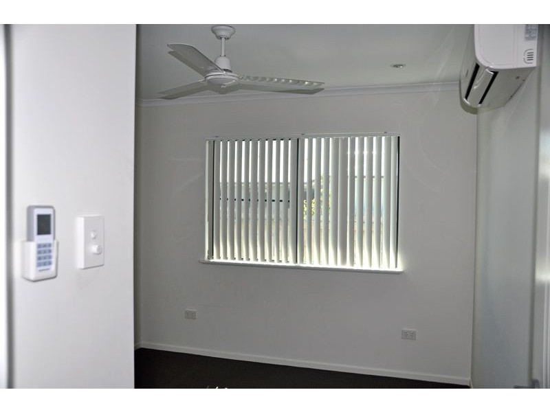 16 Salisbury Place, Ooralea QLD 4740