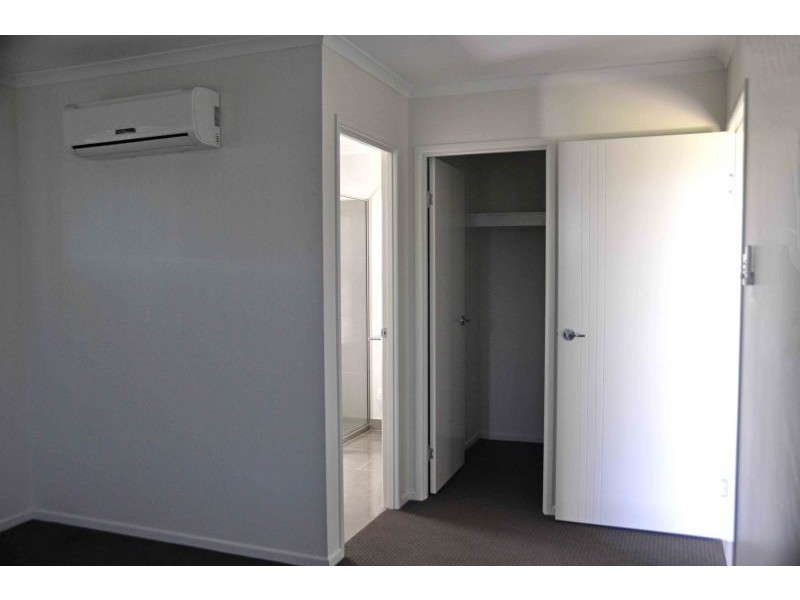 16 Salisbury Place, Ooralea QLD 4740