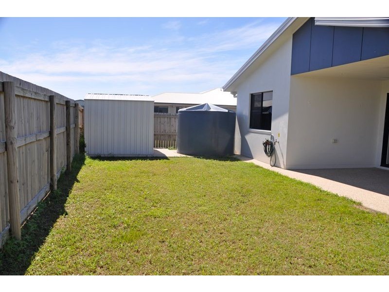 16 Salisbury Place, Ooralea QLD 4740