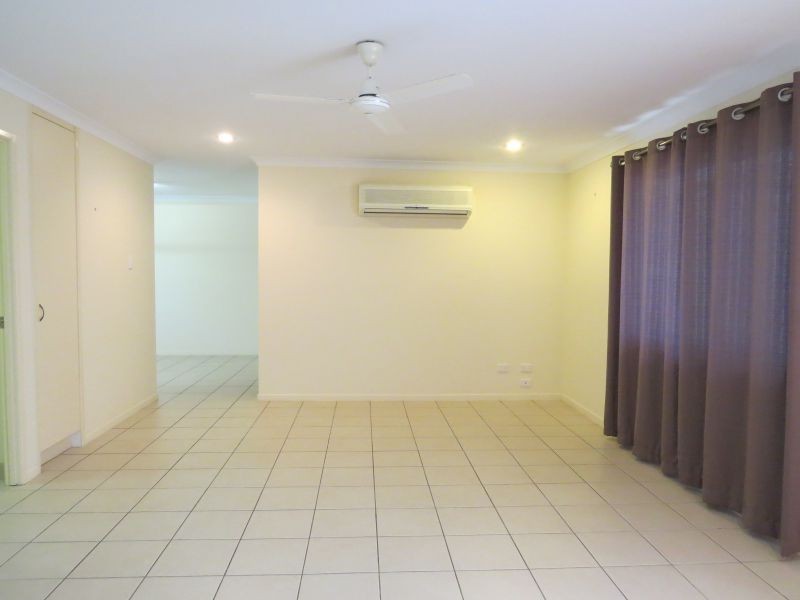 1/2 Dustwill Street, Eimeo QLD 4740