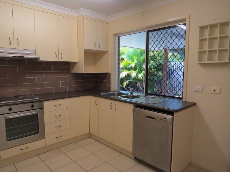 1/2 Dustwill Street, Eimeo QLD 4740