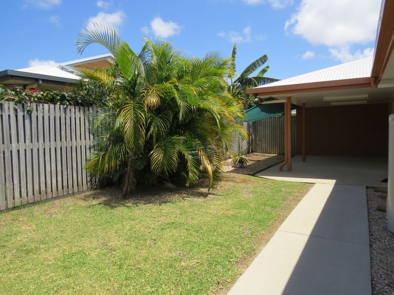 1/2 Dustwill Street, Eimeo QLD 4740
