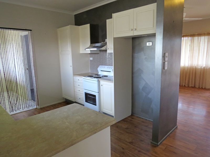 4 Lillee Street, Glenella QLD 4740