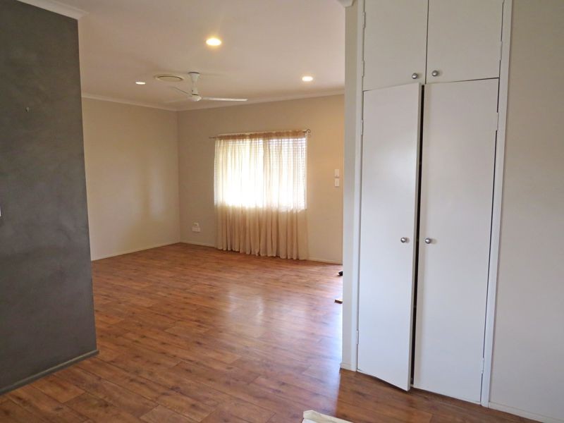 4 Lillee Street, Glenella QLD 4740