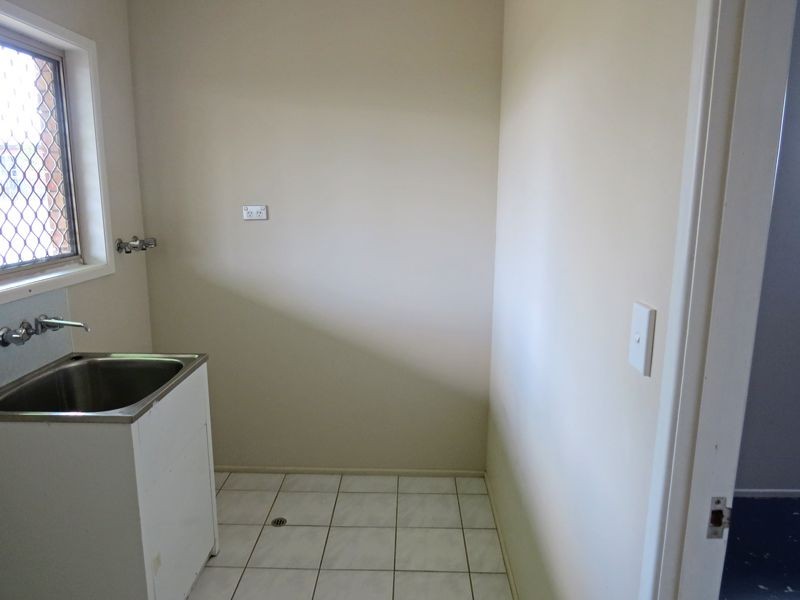 4 Lillee Street, Glenella QLD 4740