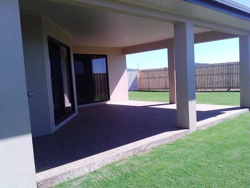 15 Primavera Boulevard, Beaconsfield QLD 4740