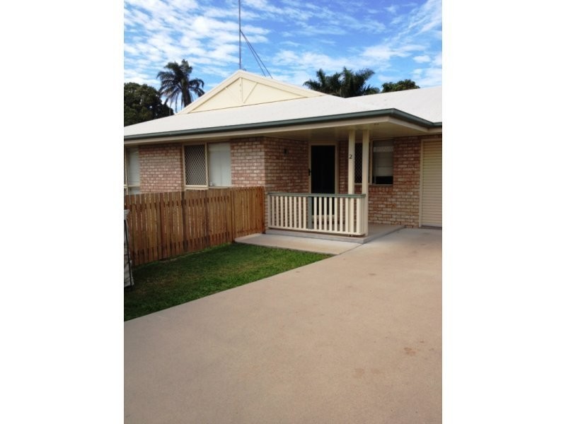 2/61 Edward Street, South Mackay QLD 4740