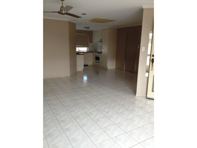 2/61 Edward Street, South Mackay QLD 4740