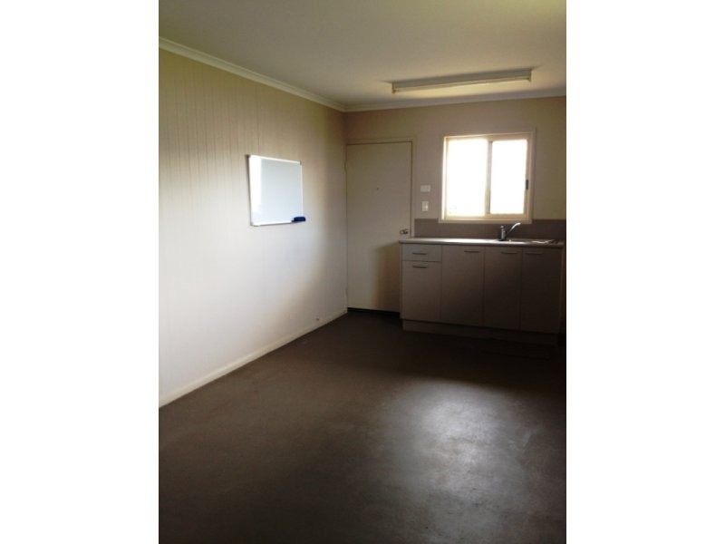 2/61 Edward Street, South Mackay QLD 4740