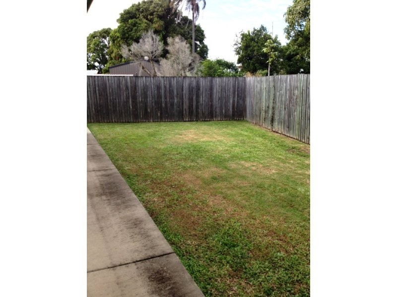 2/61 Edward Street, South Mackay QLD 4740