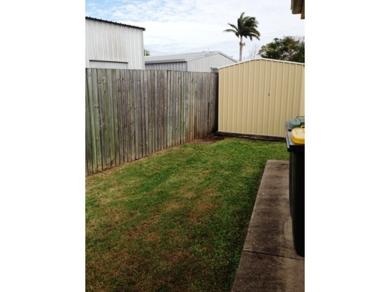 2/61 Edward Street, South Mackay QLD 4740