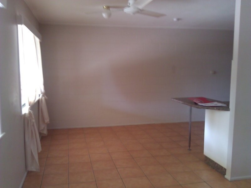 2/8 Hart Street, South Mackay QLD 4740