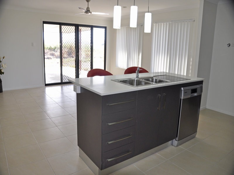 77 Oldmill Drive, Beaconsfield QLD 4740